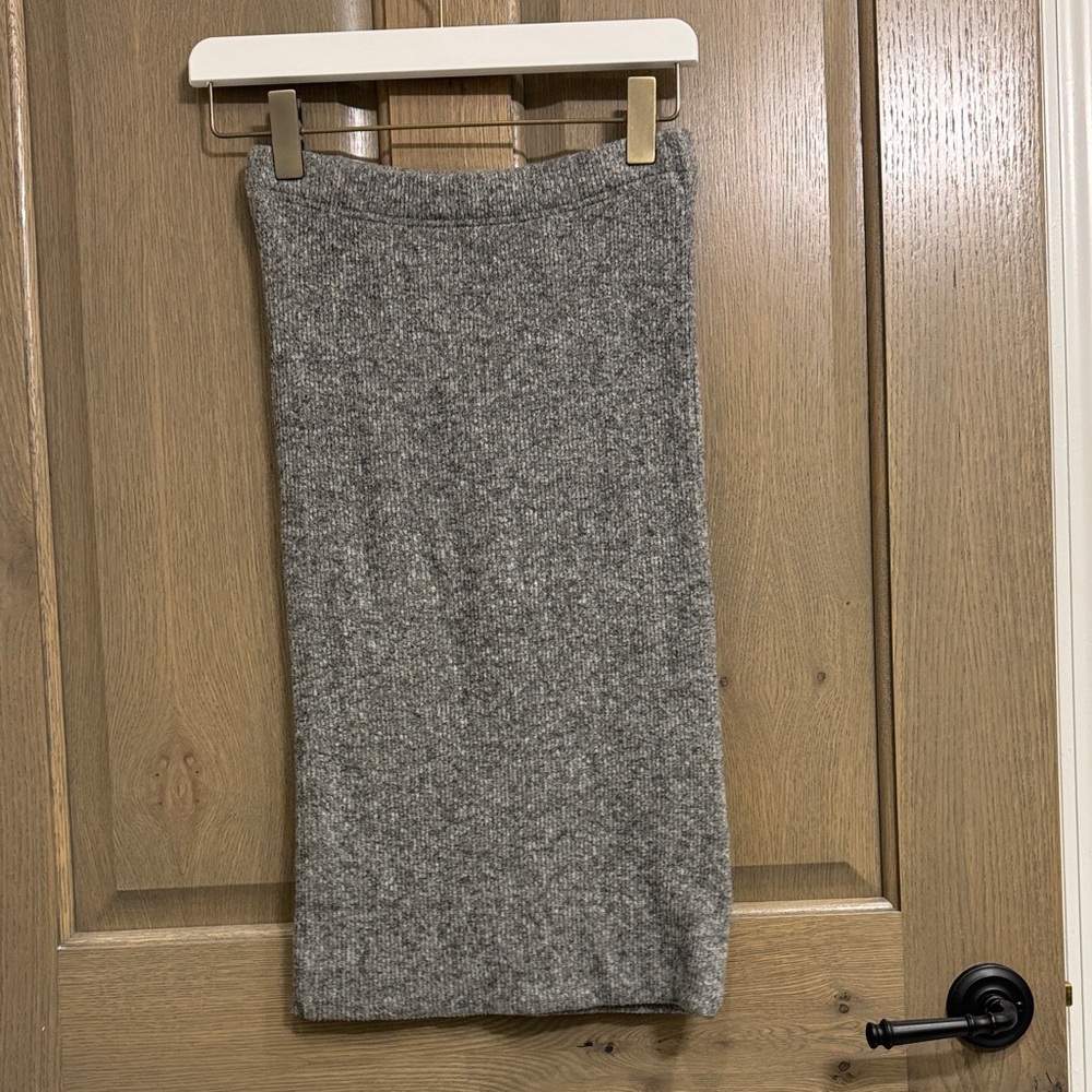 Ann Taylor Gray Ribbed Stretch Women's Skirt Size 0